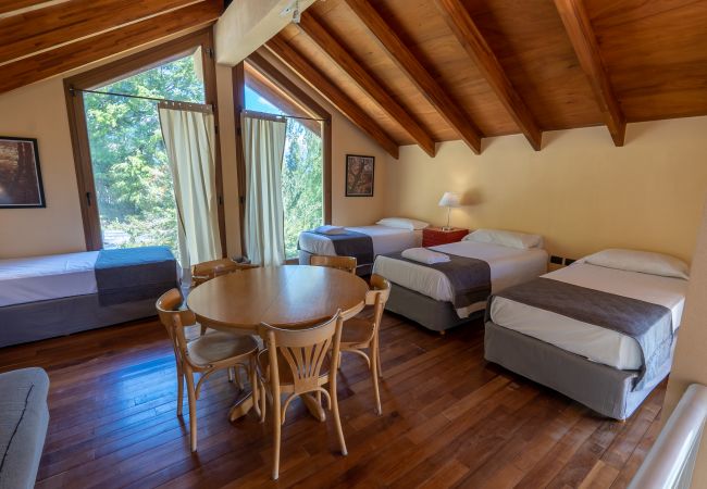 Casa en Villa La Angostura - Casa junto al lago Nahuel Huapi: con impresionantes vistas panorámicas Casa en Villa La Angostura - Casa junto al lago Nahuel Huapi: con impresionantes vistas panorámicas