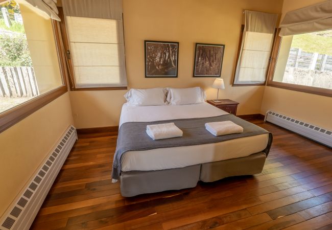 Casa en Villa La Angostura - Casa junto al lago Nahuel Huapi: con impresionantes vistas panorámicas Casa en Villa La Angostura - Casa junto al lago Nahuel Huapi: con impresionantes vistas panorámicas