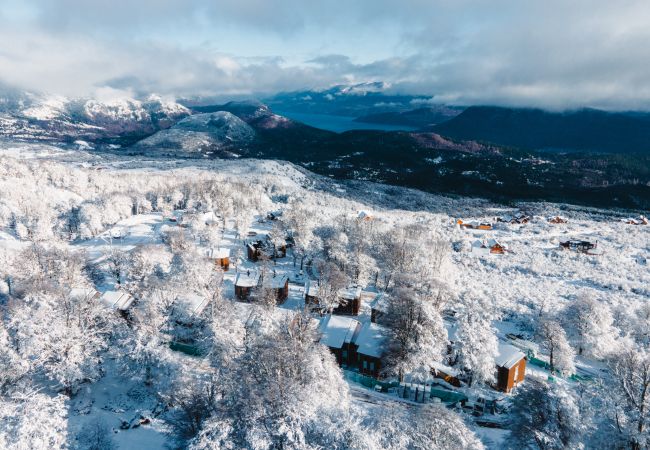 Cabaña en San Martin de los Andes - Escapada a la Montaña: Vila de 2 dormitorios con vistas increíbles en San Martín de los Andes. Cabaña en San Martin de los Andes - Escapada a la Montaña: Vila de 2 dormitorios con vistas increíbles en San Martín de los Andes.