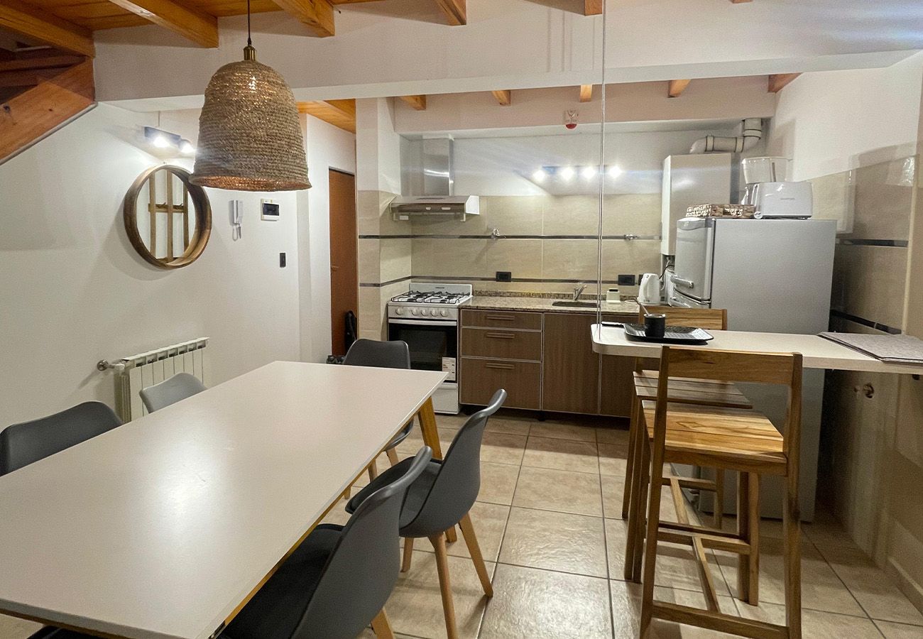 Apartamento en San Carlos de Bariloche - Cómodo y luminoso dúplex en el corazón de Bariloche Apartamento en San Carlos de Bariloche - Cómodo y luminoso dúplex en el corazón de Bariloche