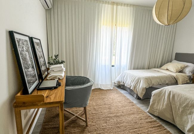 Casa en Pilar - Retiro de lujo: Casa moderna con jardín y piscina Casa en Pilar - Retiro de lujo: Casa moderna con jardín y piscina