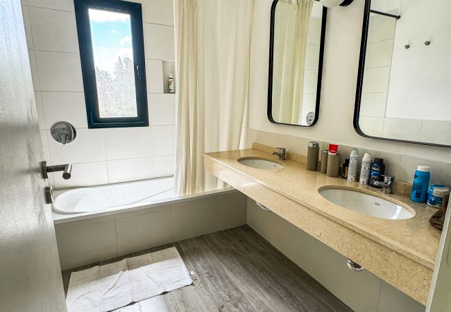 Casa en Pilar - Retiro de lujo: Casa moderna con jardín y piscina Casa en Pilar - Retiro de lujo: Casa moderna con jardín y piscina