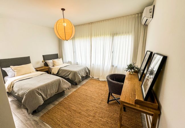 Casa en Pilar - Retiro de lujo: Casa moderna con jardín y piscina Casa en Pilar - Retiro de lujo: Casa moderna con jardín y piscina