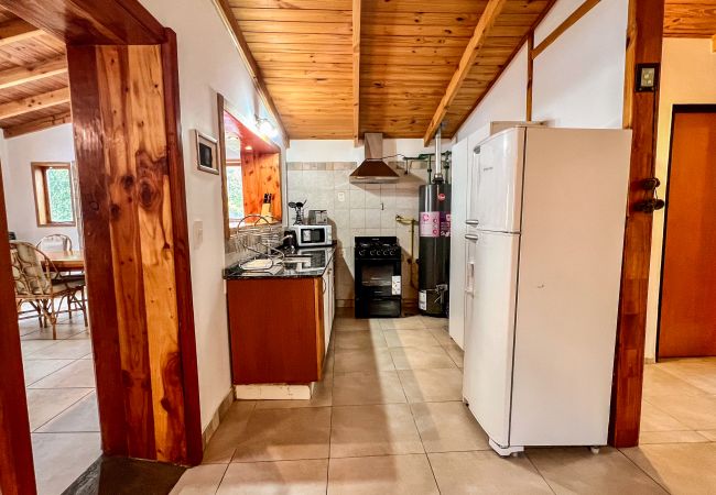 Casa en San Carlos de Bariloche - Tranquilidad y comodidad en Bariloche: refugio luminoso para 4 personas Casa en San Carlos de Bariloche - Tranquilidad y comodidad en Bariloche: refugio luminoso para 4 personas