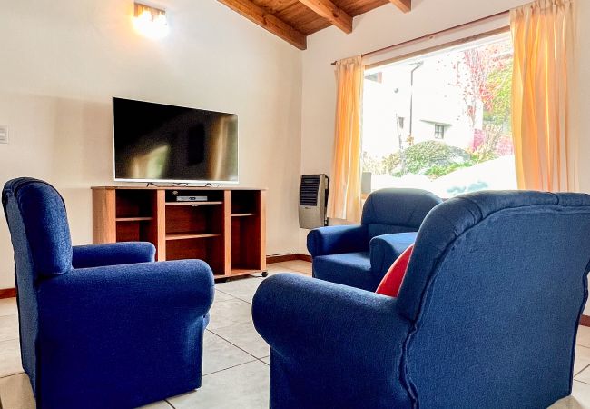 Casa en San Carlos de Bariloche - Tranquilidad y comodidad en Bariloche: refugio luminoso para 4 personas Casa en San Carlos de Bariloche - Tranquilidad y comodidad en Bariloche: refugio luminoso para 4 personas