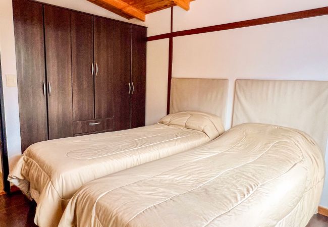 Casa en San Carlos de Bariloche - Tranquilidad y comodidad en Bariloche: refugio luminoso para 4 personas Casa en San Carlos de Bariloche - Tranquilidad y comodidad en Bariloche: refugio luminoso para 4 personas