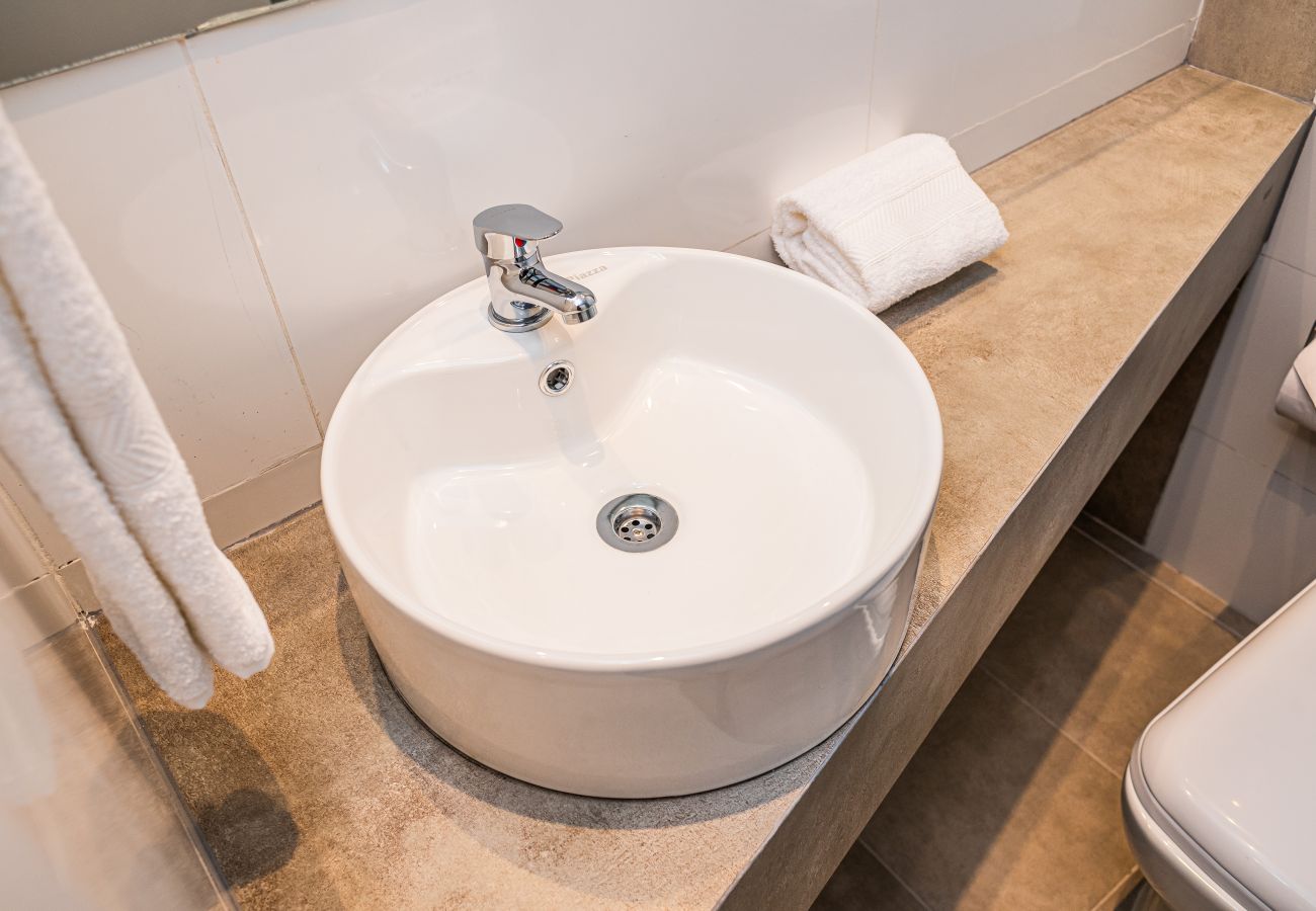 Estudio en Salta - Moderno dpto.  a una cuadra de la plaza principal  de Salta  Estudio en Salta - Moderno dpto.  a una cuadra de la plaza principal  de Salta