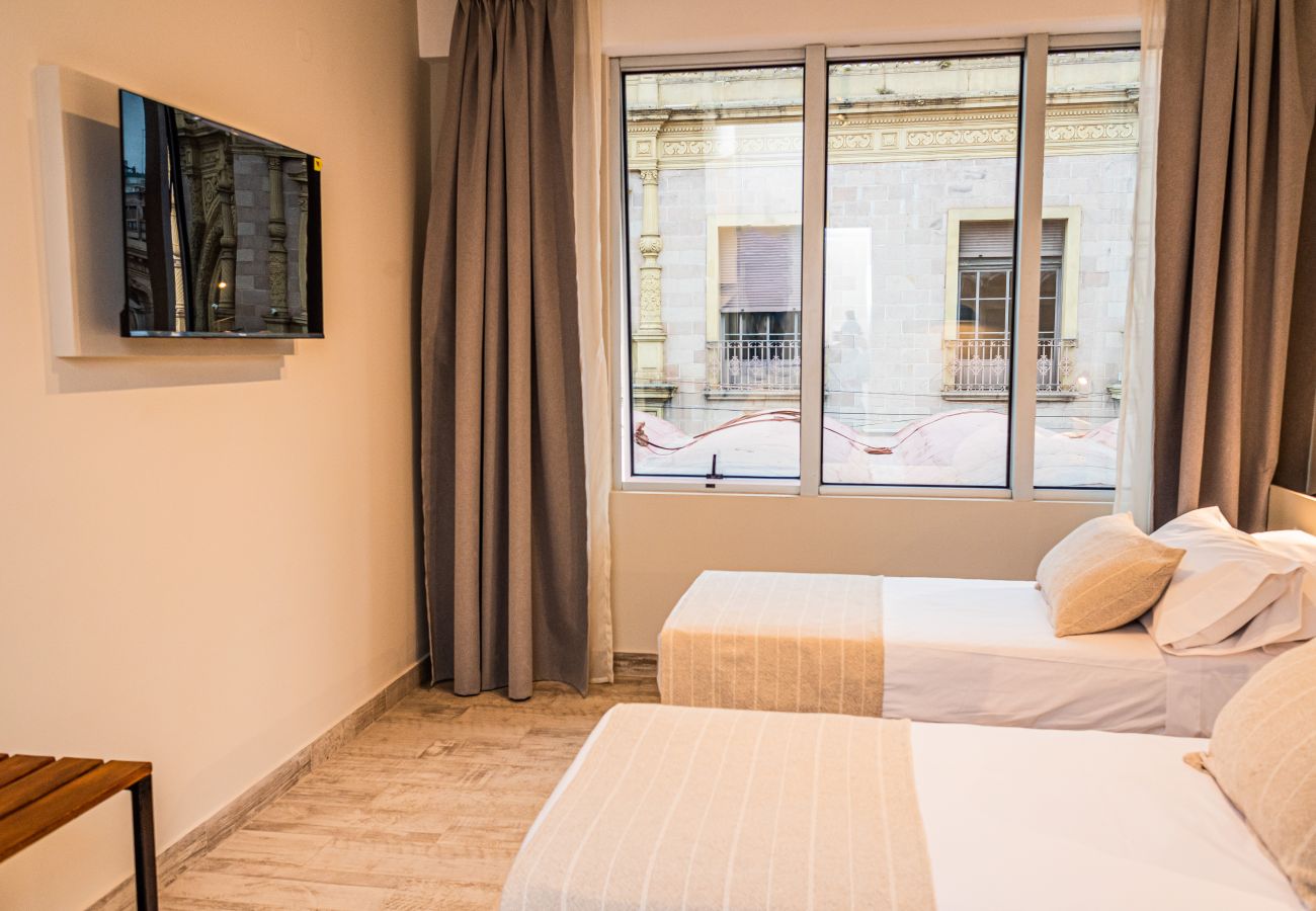 Estudio en Salta - Moderno dpto.  a una cuadra de la plaza principal  de Salta  Estudio en Salta - Moderno dpto.  a una cuadra de la plaza principal  de Salta