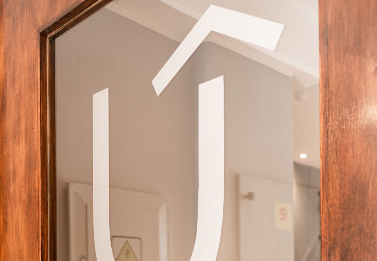 Estudio en Salta - Moderno dpto.  a una cuadra de la plaza principal  de Salta  Estudio en Salta - Moderno dpto.  a una cuadra de la plaza principal  de Salta