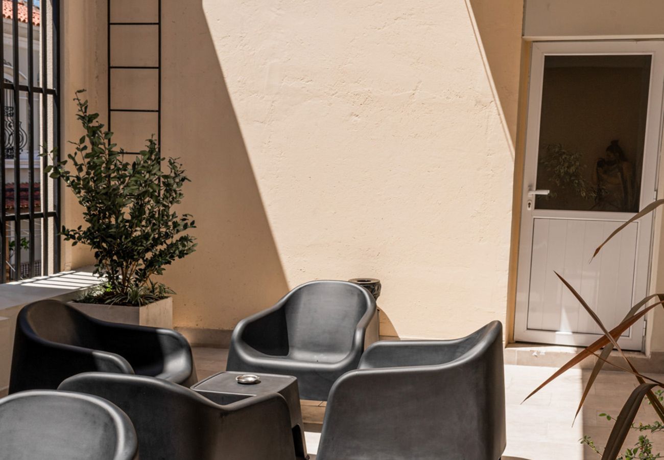 Estudio en Salta - Moderno dpto.  a una cuadra de la plaza principal  de Salta  Estudio en Salta - Moderno dpto.  a una cuadra de la plaza principal  de Salta