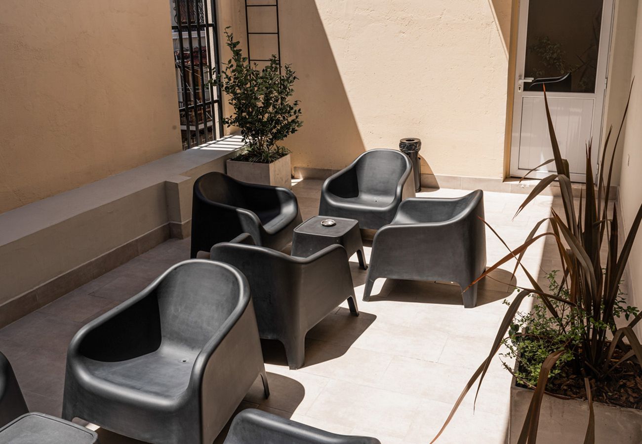 Estudio en Salta - Moderno dpto.  a una cuadra de la plaza principal  de Salta  Estudio en Salta - Moderno dpto.  a una cuadra de la plaza principal  de Salta