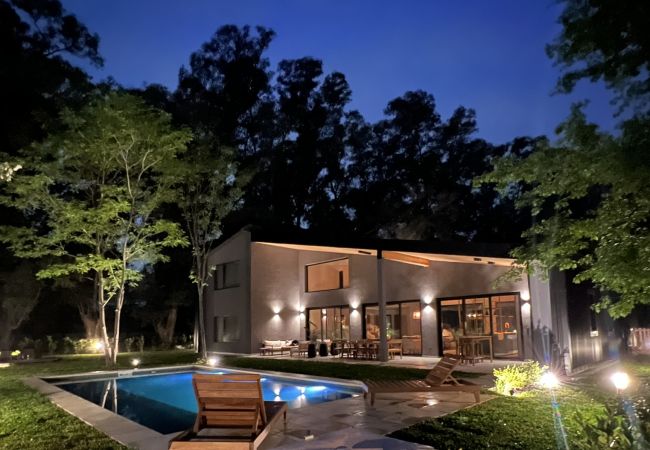 Casa en Pilar - Exclusiva casa con piscina en country Tessalia Casa Polo Casa en Pilar - Exclusiva casa con piscina en country Tessalia Casa Polo