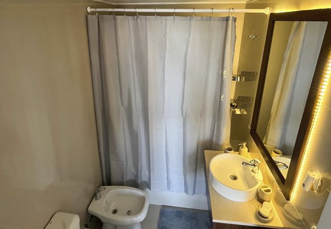 Estudio en Buenos Aires - Luminoso monoambiente con piscina y balcon en zona sanatorios Estudio en Buenos Aires - Luminoso monoambiente con piscina y balcon en zona sanatorios