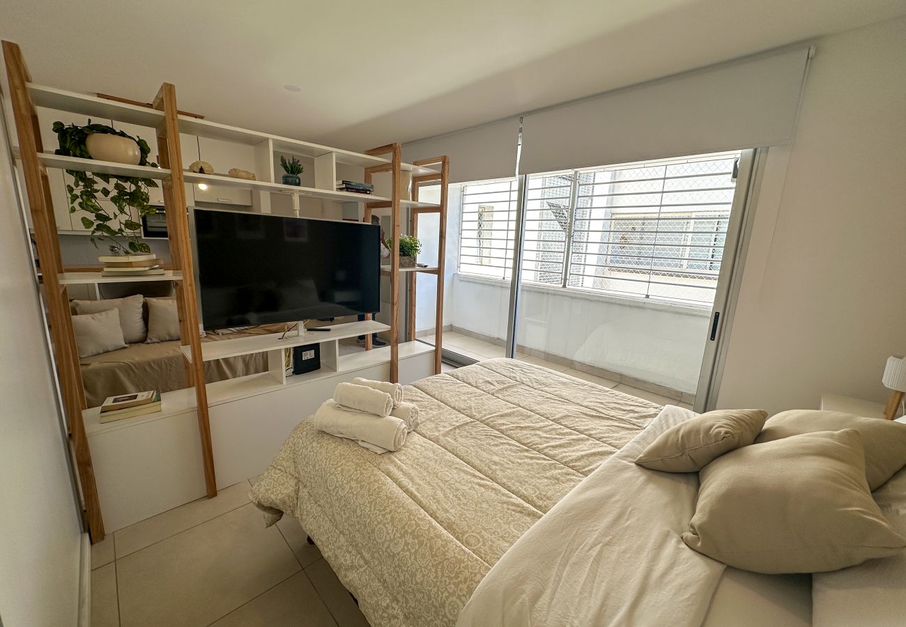 Studio in Buenos Aires - Luminoso monoambiente con balcón en Palermo