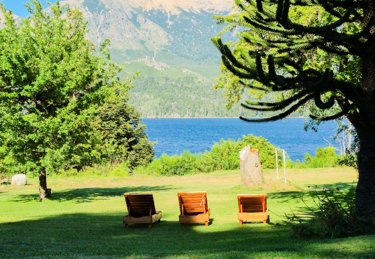 House in San Carlos de Bariloche - Extraordinaria Casa sobre el Lago Gutiérrez con vistas únicas ideal para grupos