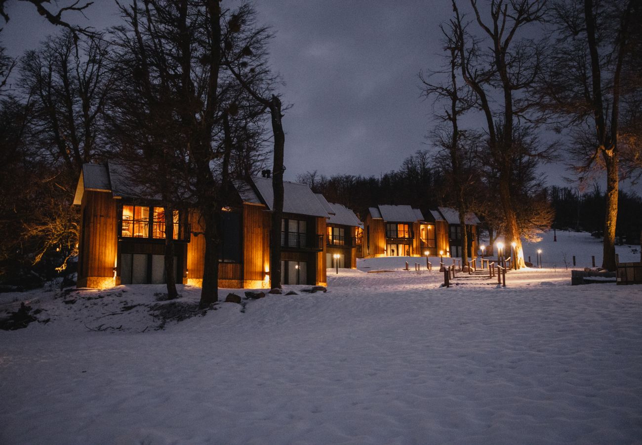 Cabana em San Martin de los Andes - Escapada a la Montaña: Vila de 2 dormitorios con vistas increíbles en San Martín de los Andes.
