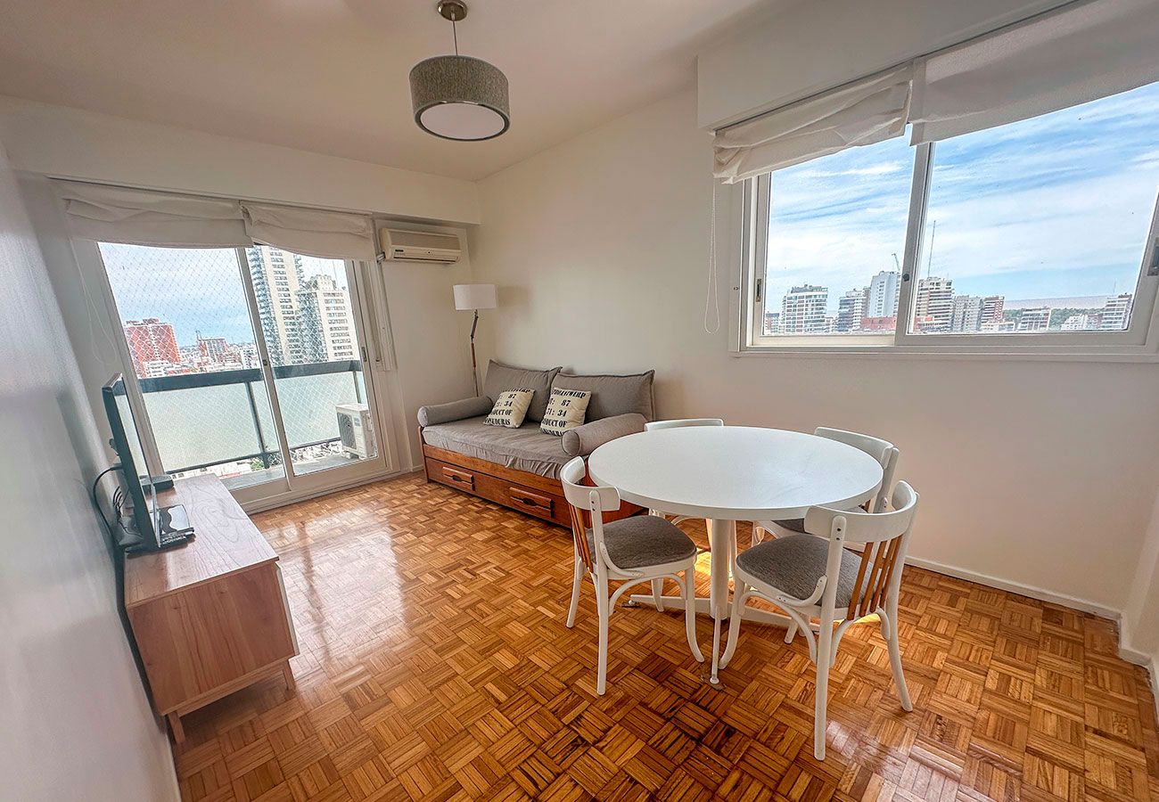 Apartamento em Buenos Aires - Belgrano · Departamento en piso 20 con vistas panorámicas y balcón | A pasos del Barrio Chino, Estadio Monumental - Fleni 
